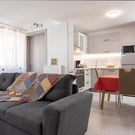 Apartament Marina *