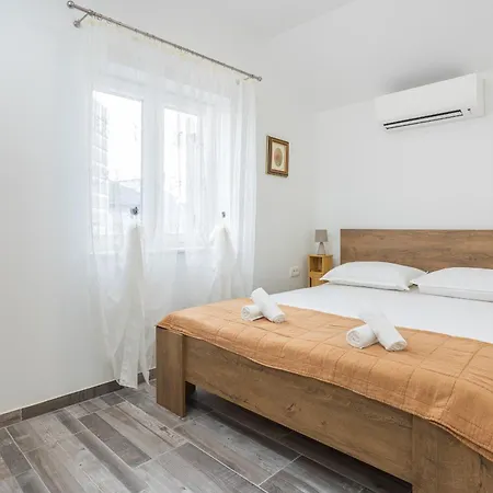 Apartment Marina *